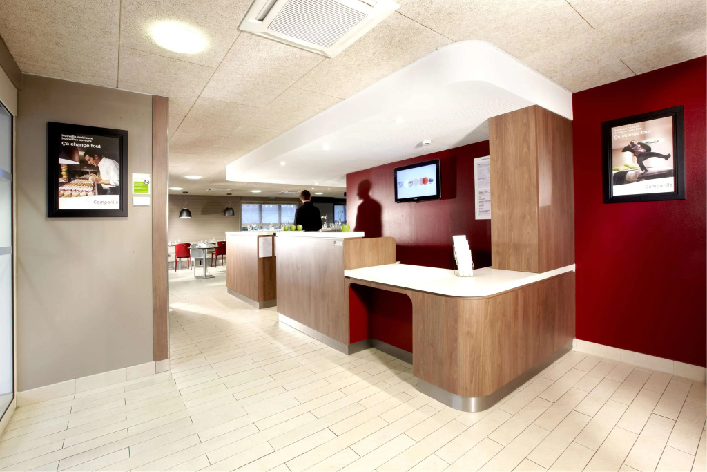 Lobby & Reception