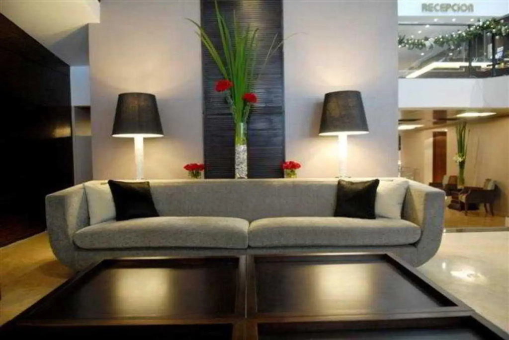 Lobby & Reception