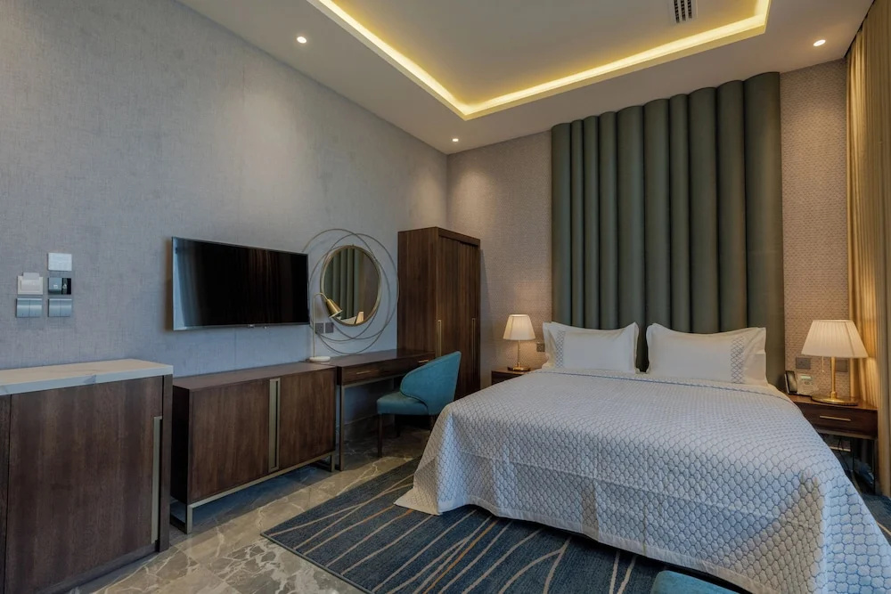 Deluxe Double room (full double bed)
