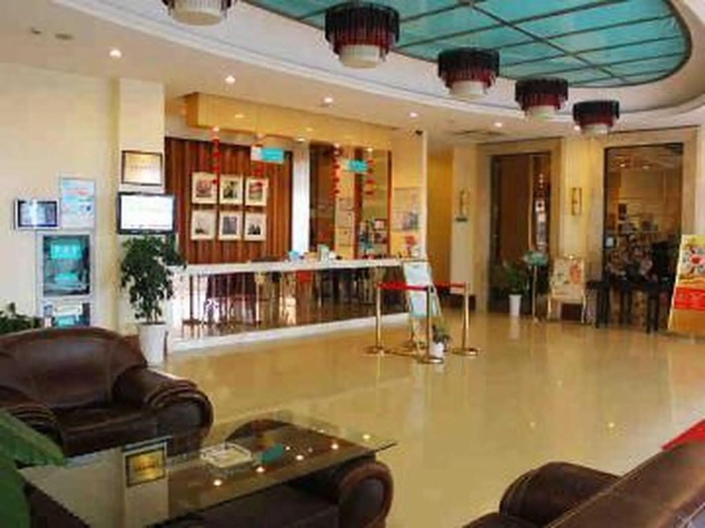 Lobby & Reception