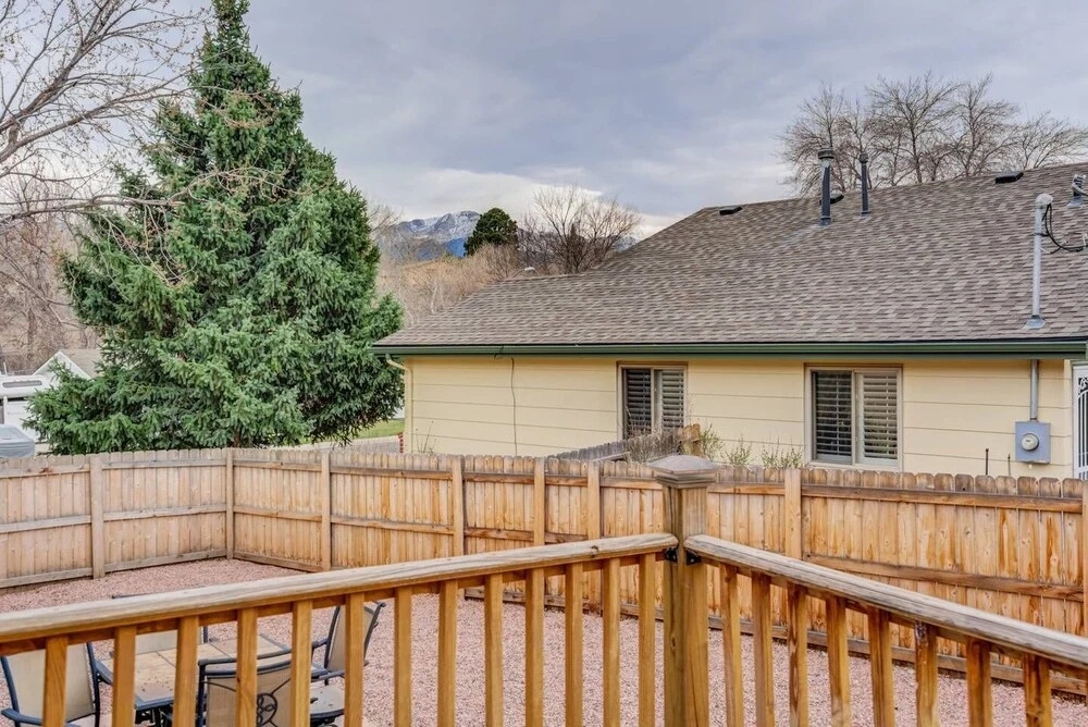 4BR Dog Friendlygarden of the Godsbbq Grill!