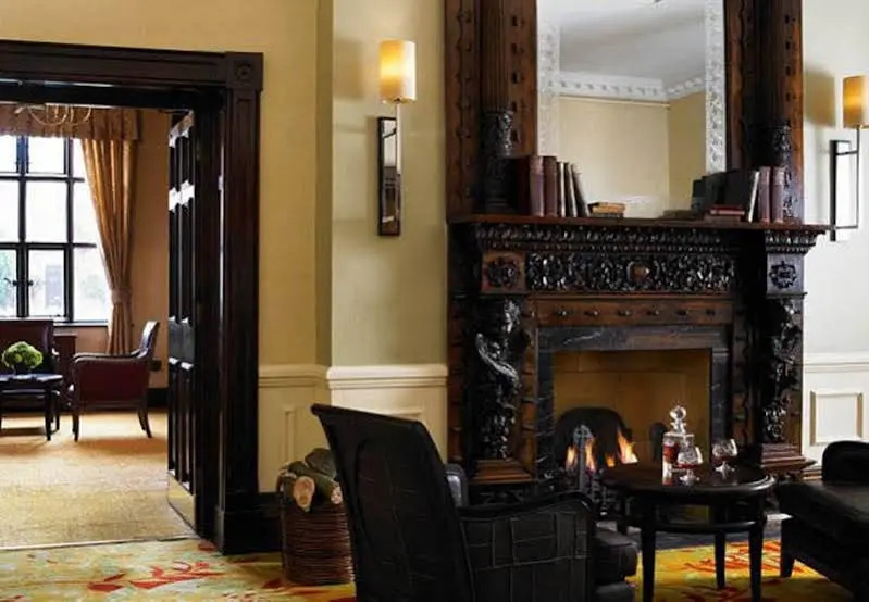 Lobby & Reception