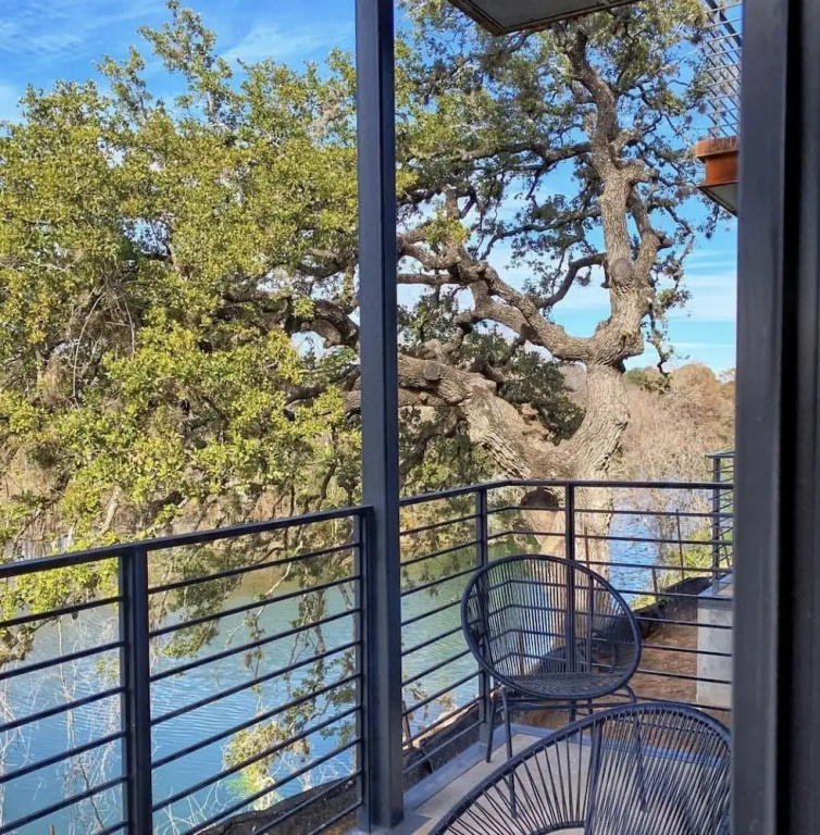 Standard room with water view
