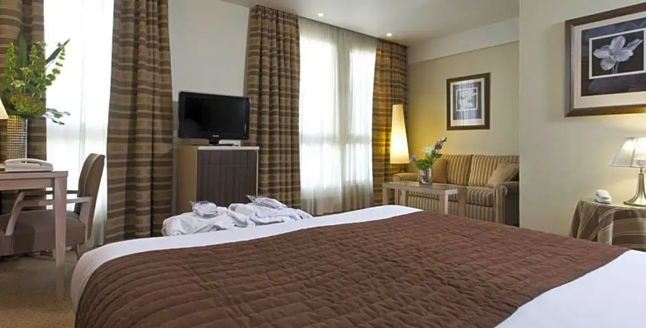 Le Pera Hotel 89