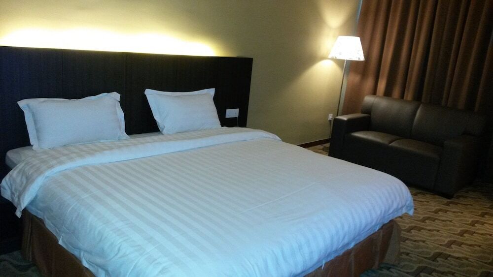Eminent Hotel