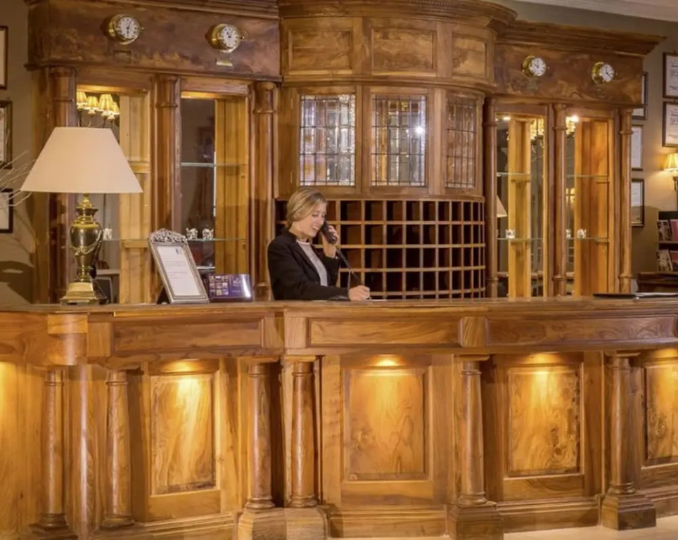 Lobby & Reception