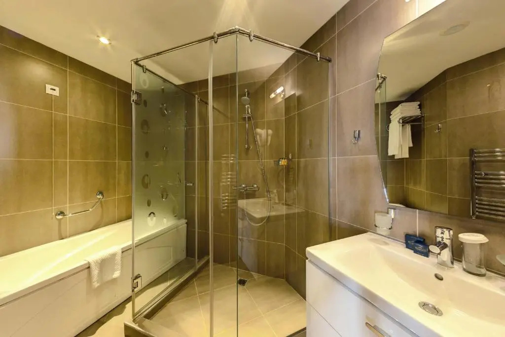 Grand Suite with mountain view
