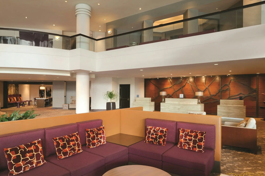 Hilton East Brunswick Hotel & Executive Meeting Center