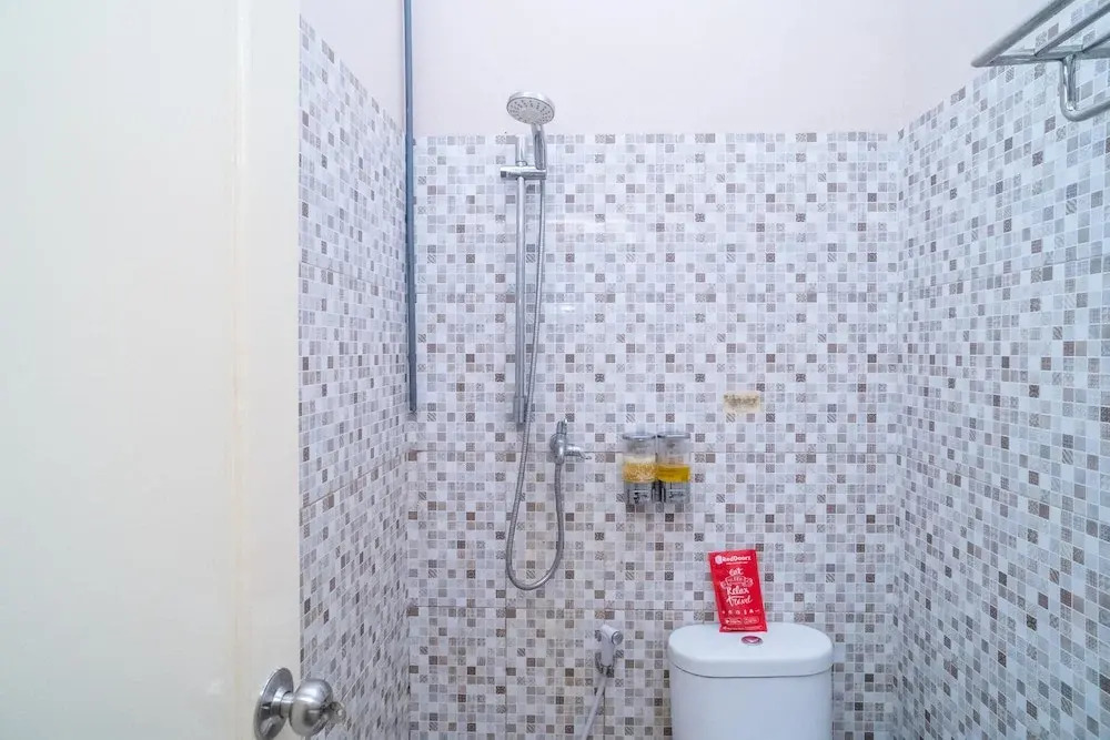 RedDoorz Syariah near Taman Siring 2 - фото 9