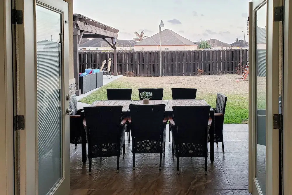 4BR Retreat w/ Backyard Oasis - Pool & Patio — фото 5