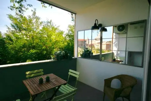 Balcony & Terrace
