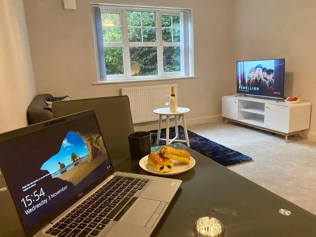 Private Luxury Room Southampton (Adults Only)