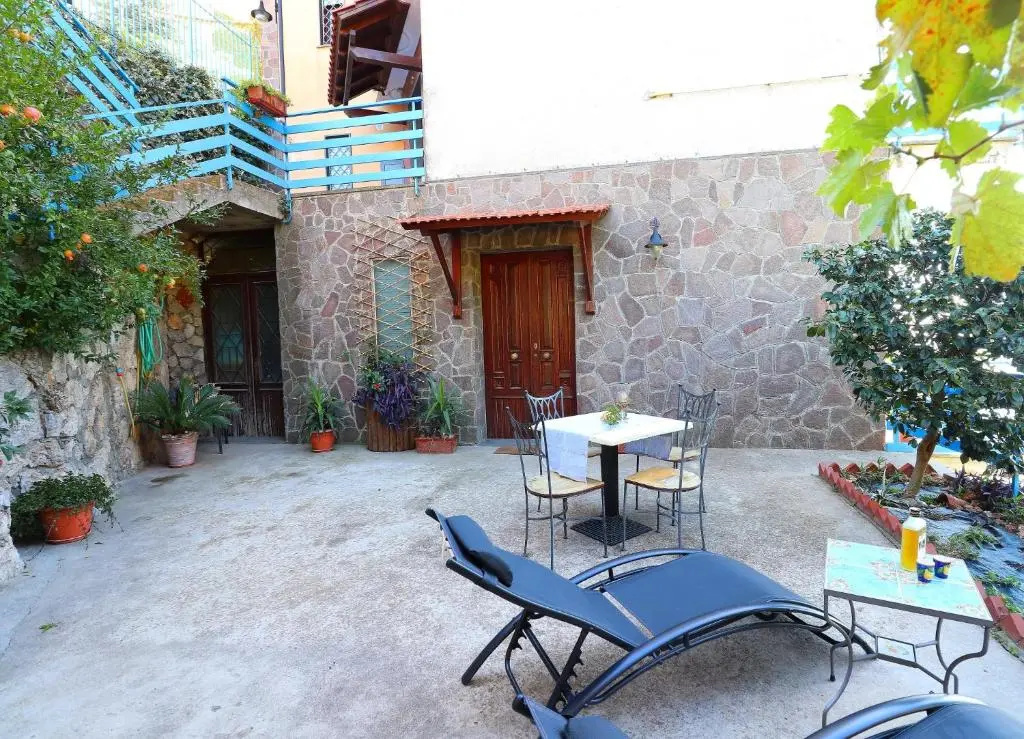 2 Bedrooms Cottage