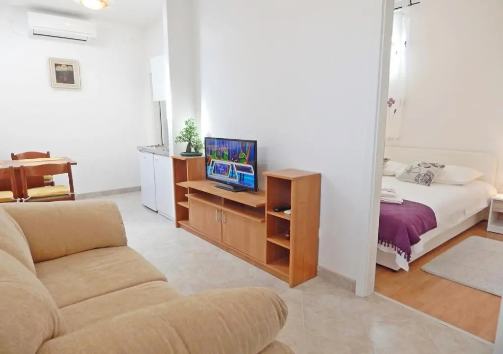 2 Bedrooms Apartment
