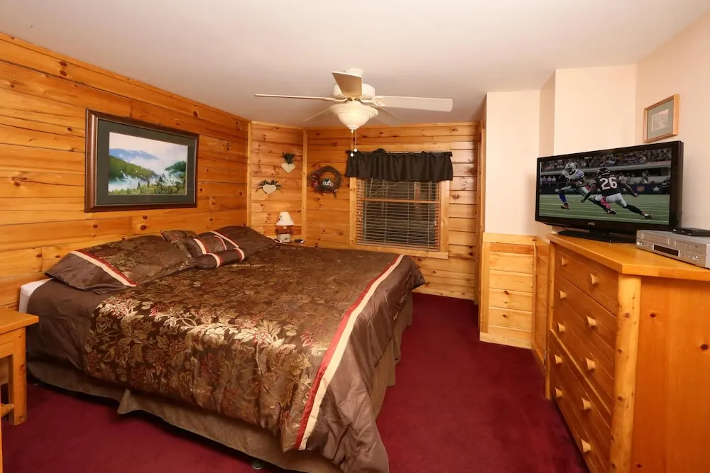 Hugs n Kisses - One Bedroom Cabin