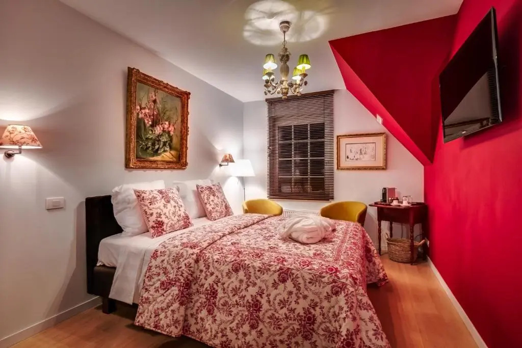 Standard Double room (full double bed)