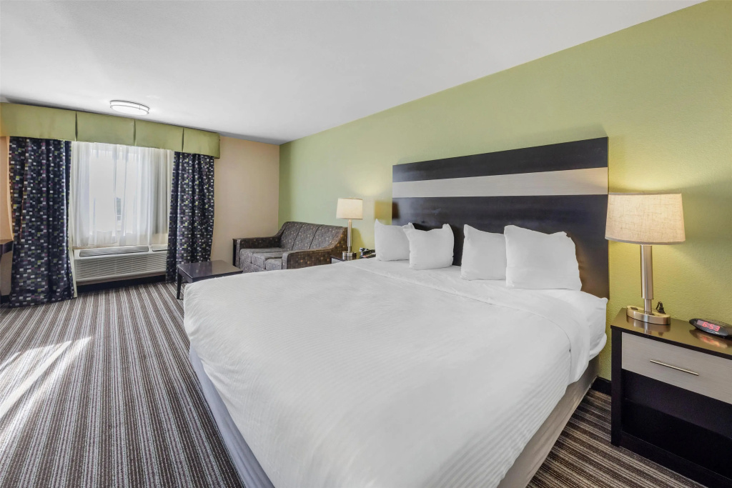 Double Suite (full double bed)