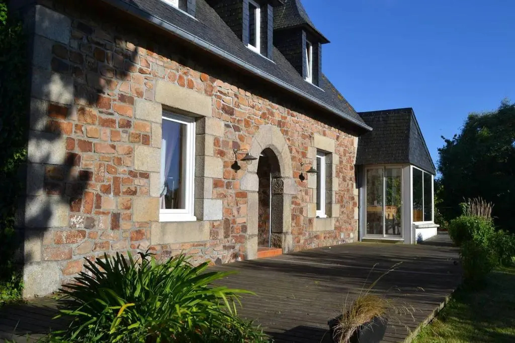 Voir la photo 1 — Grande Maison, les pieds dans l'eau, Vacances Bord de Mer (50m de la plage).