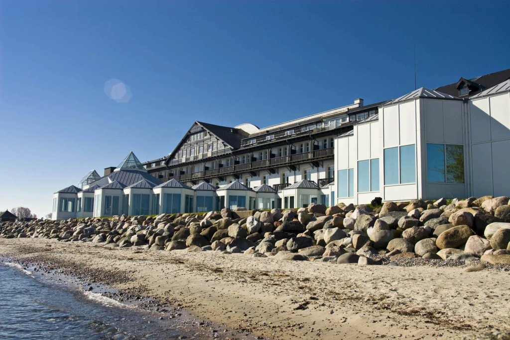 Beach & Waterfront