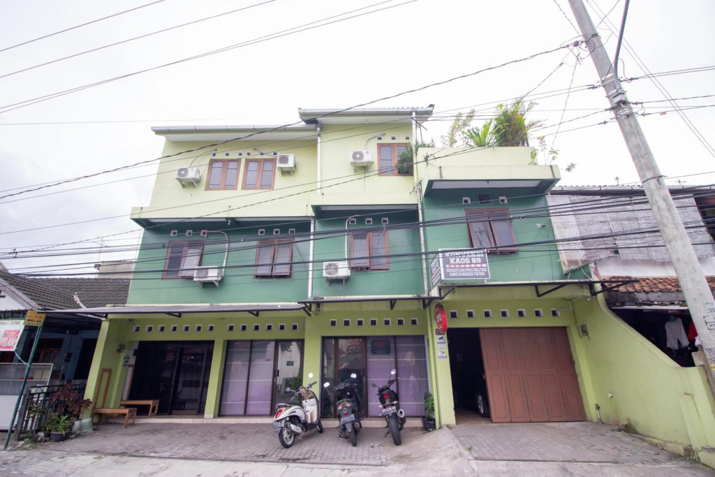OYO 3707 Halona Guesthouse in Sleman