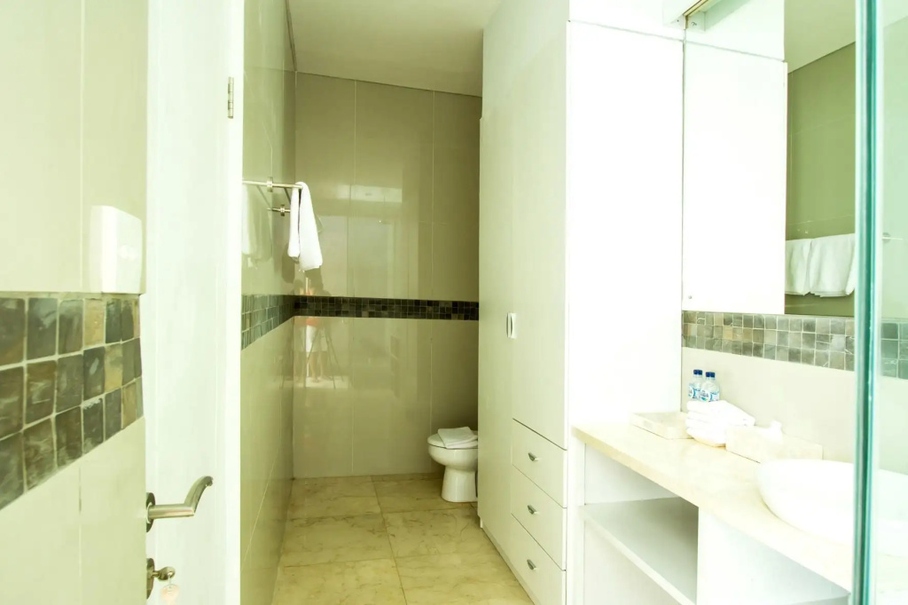 Отель Apple Villa and Apartment в Керобокане