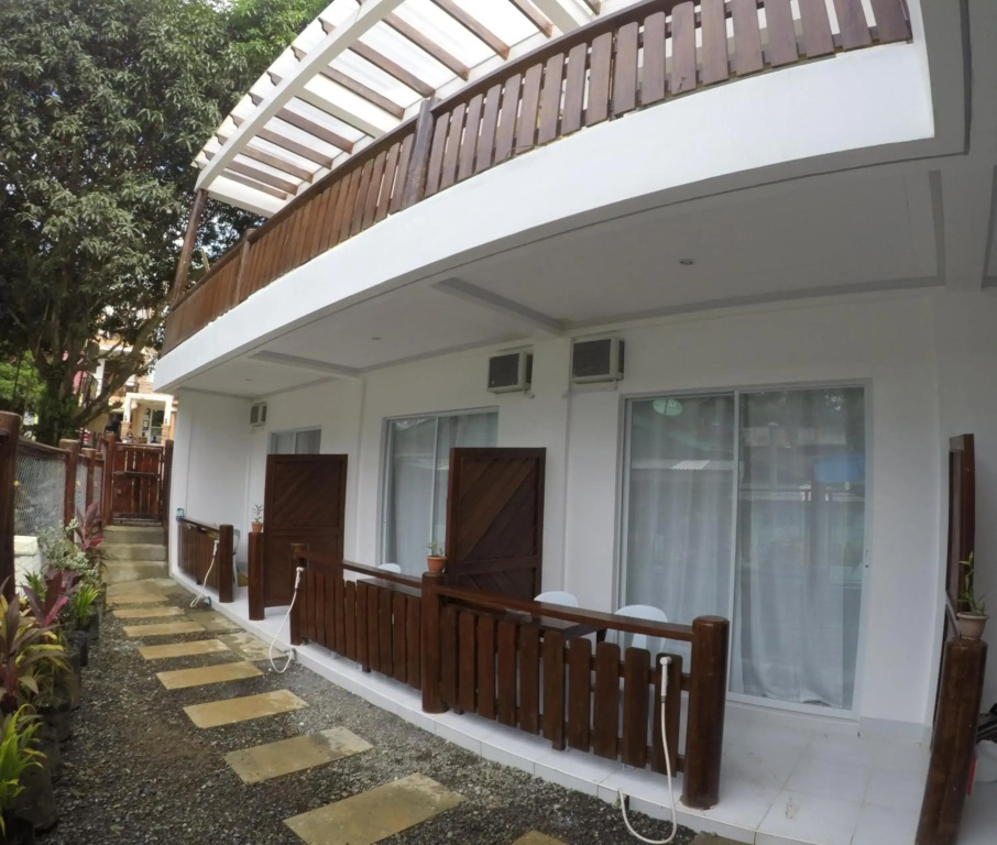 Neela Tourist Lodge