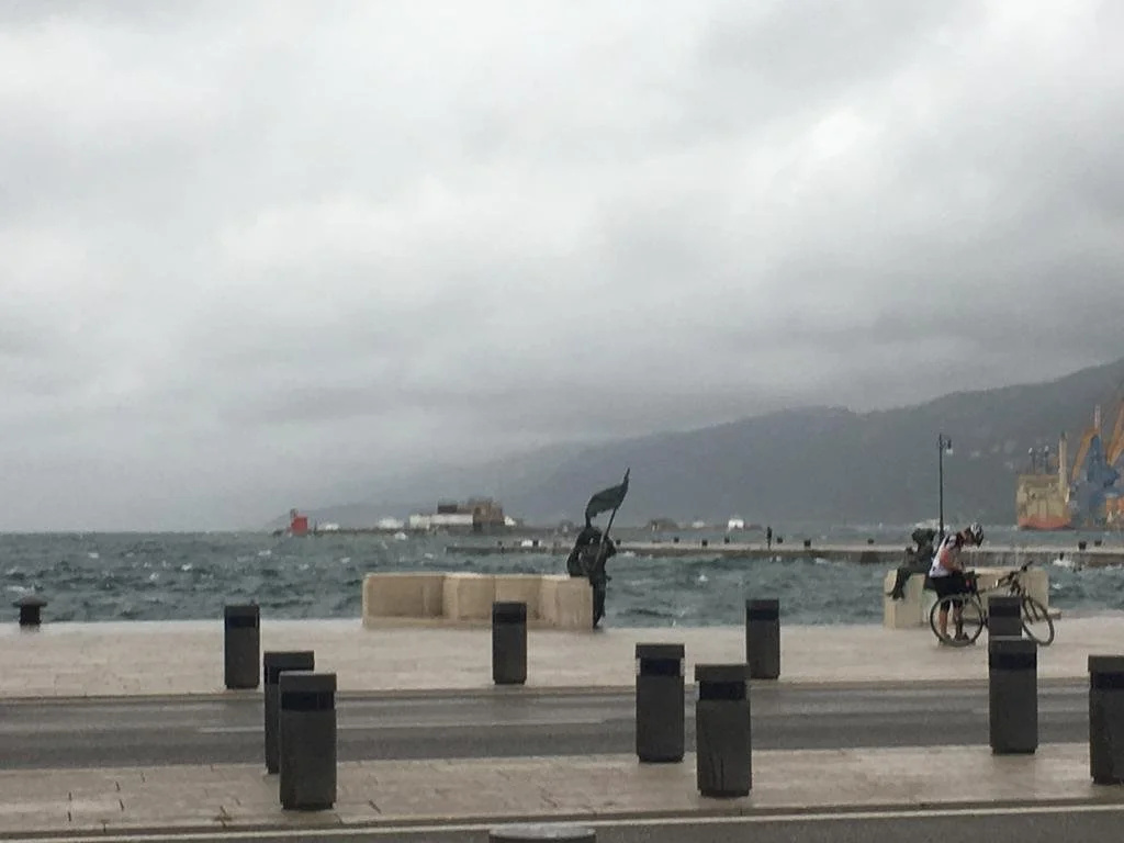Beach & Waterfront