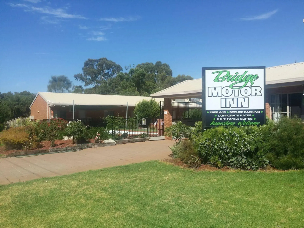 Bridge Motor Inn