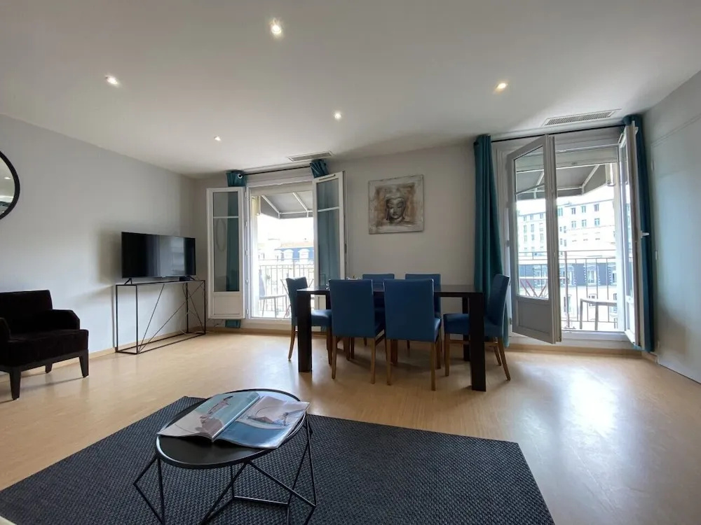 Superior Apartment