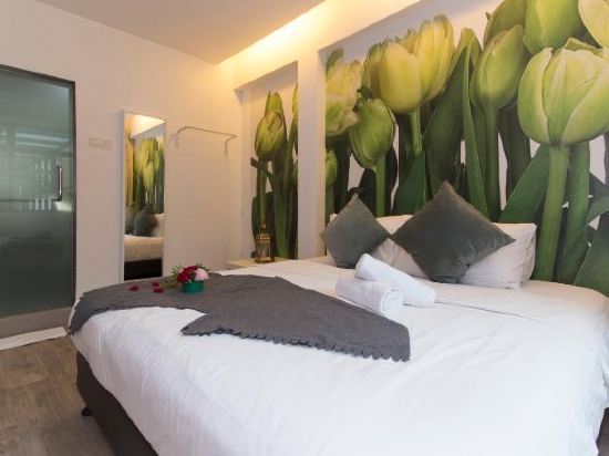 V Garden Hotel