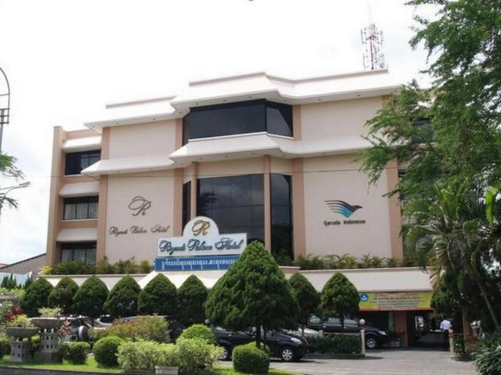 Riyadi Palace Hotel Surakarta RedPartner image