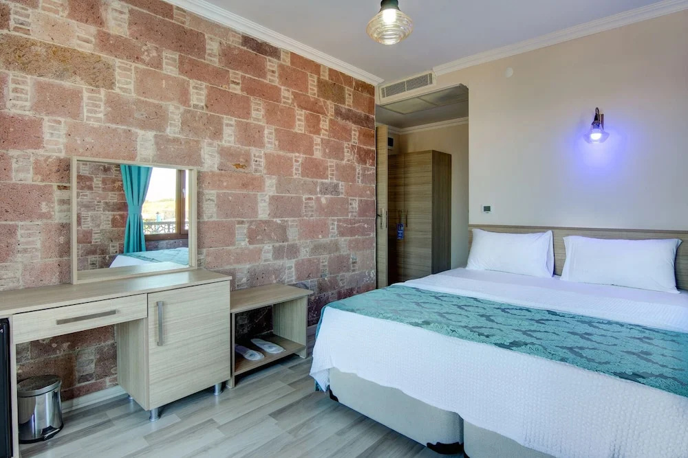 Standard Double room with balcony and with courtyard view (full double bed)