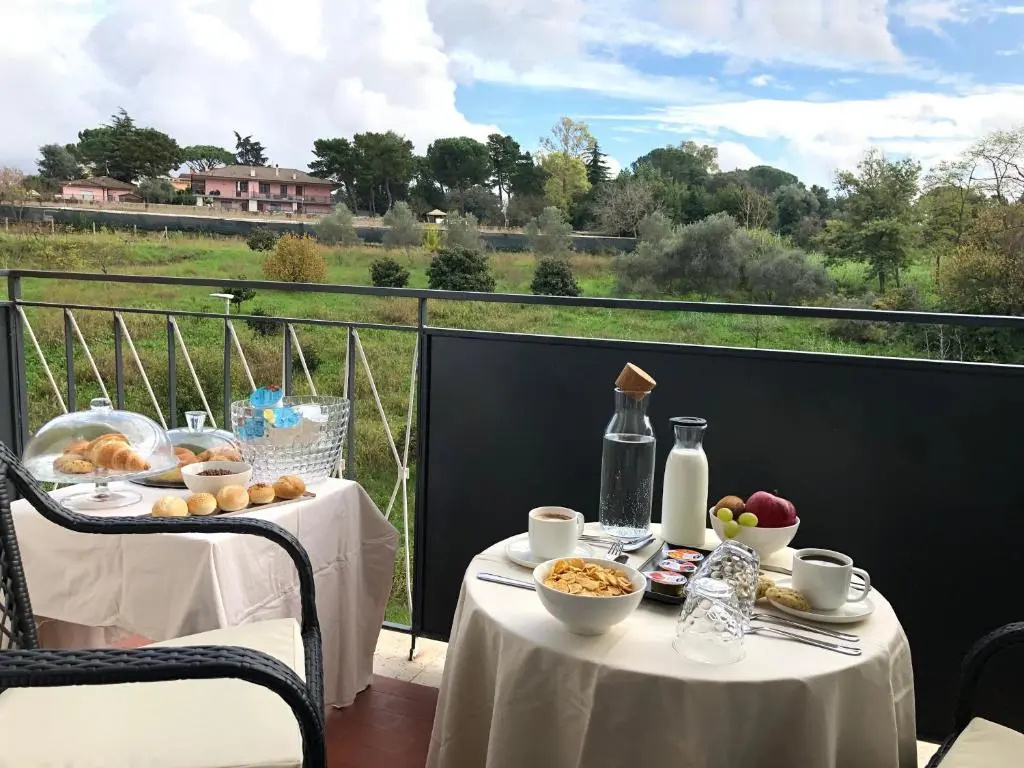 Deluxe Double room with balcony (full double bed)