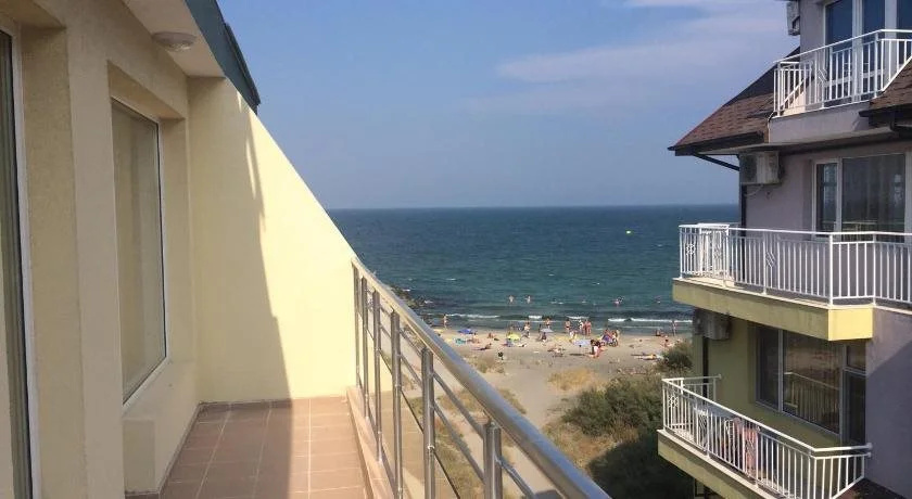 Beach & Waterfront
