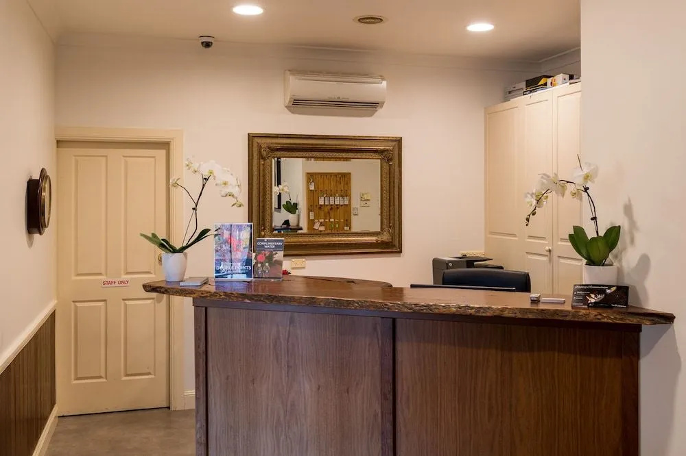 Bowen Inn Motel - 4