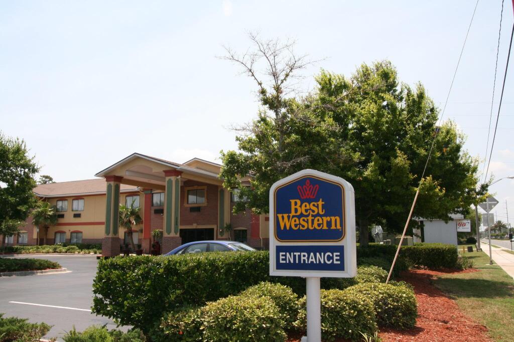 Best Western Mayport Inn & Suites image