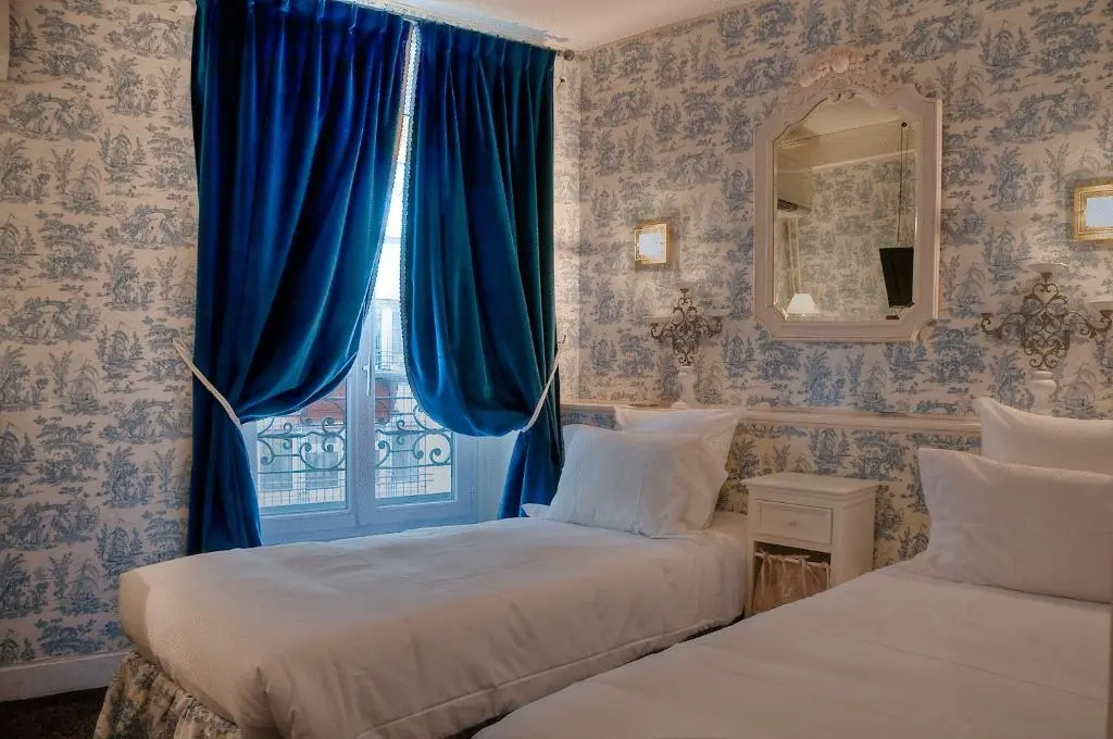 Hotel de La Motte Picquet 52