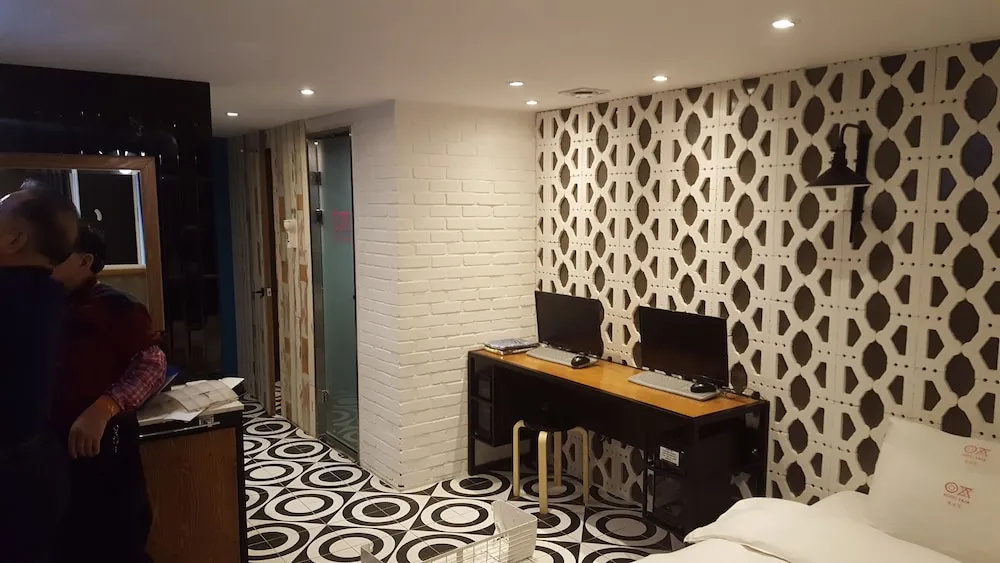 Hotel Cats - Général