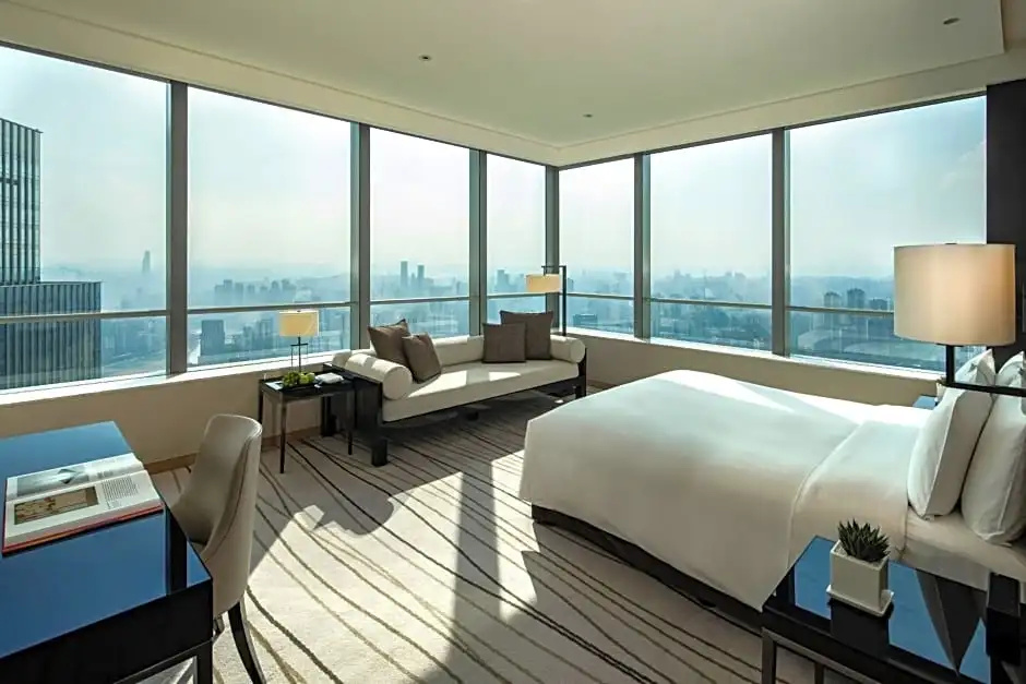 Deluxe Double room with city view (full double bed)