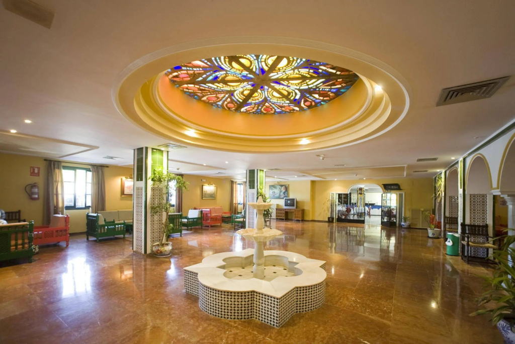 Lobby & Reception
