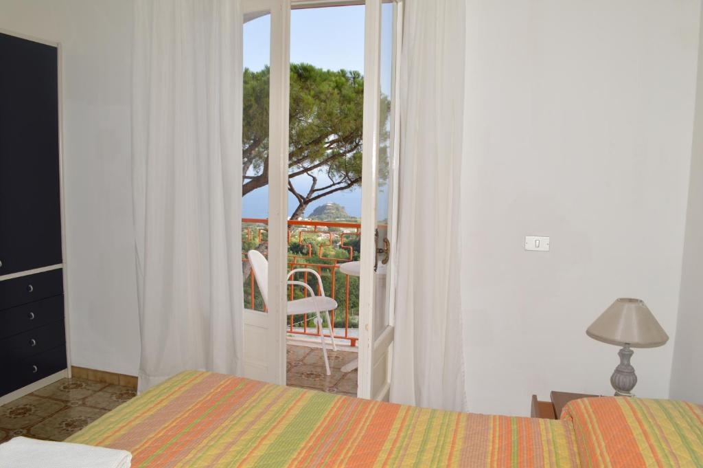 Superior Quadruple room with sea view