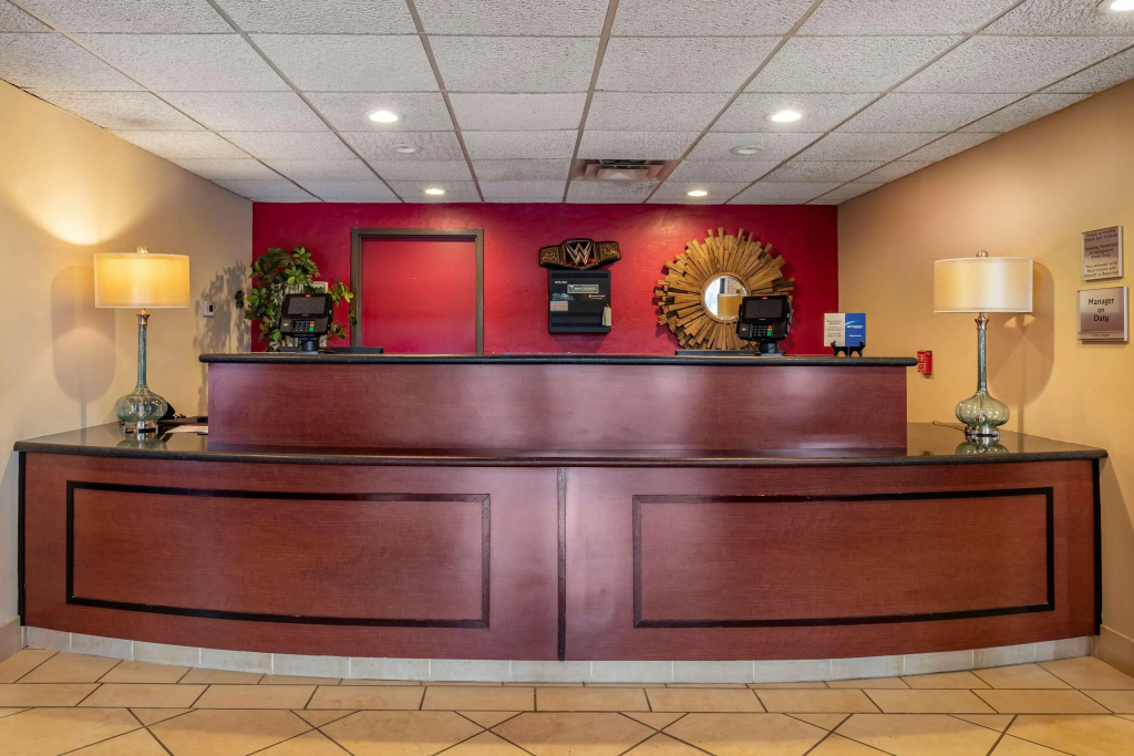 Lobby & Reception