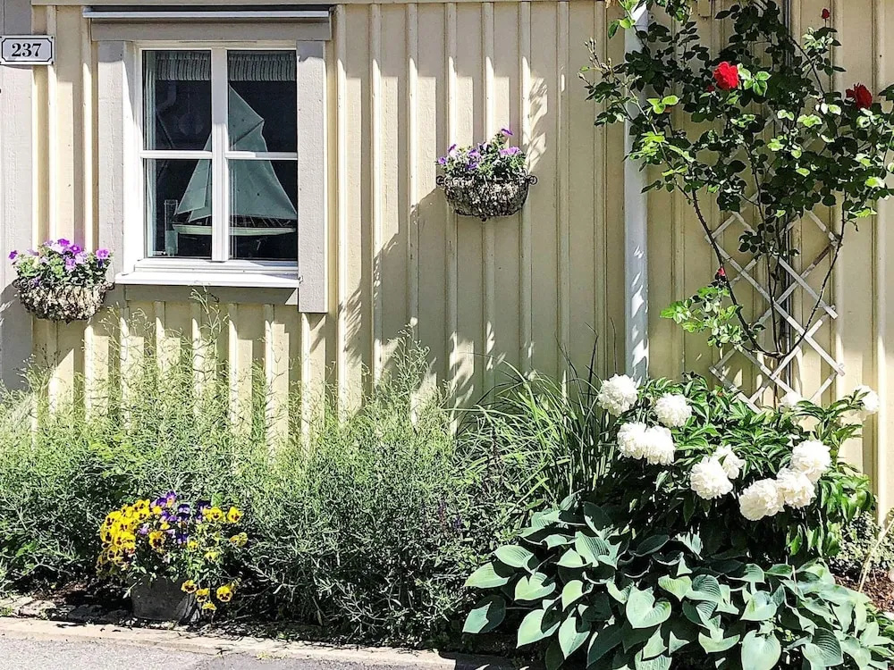 7 Person Holiday Home In Stromstad
