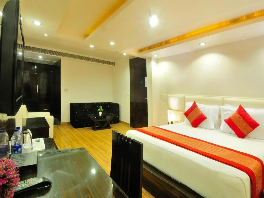 Deluxe Double room (full double bed)