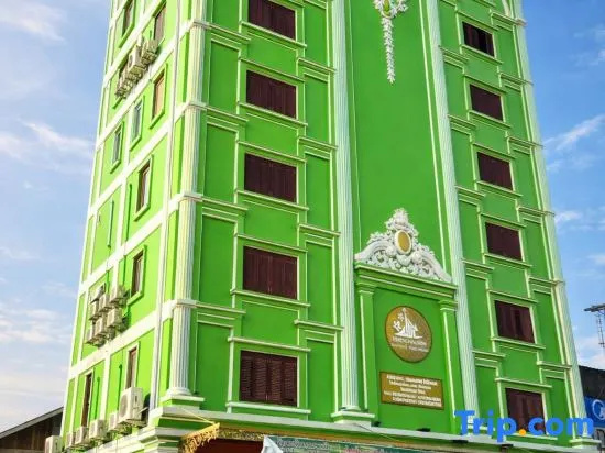 Phetchalern serviced apartment