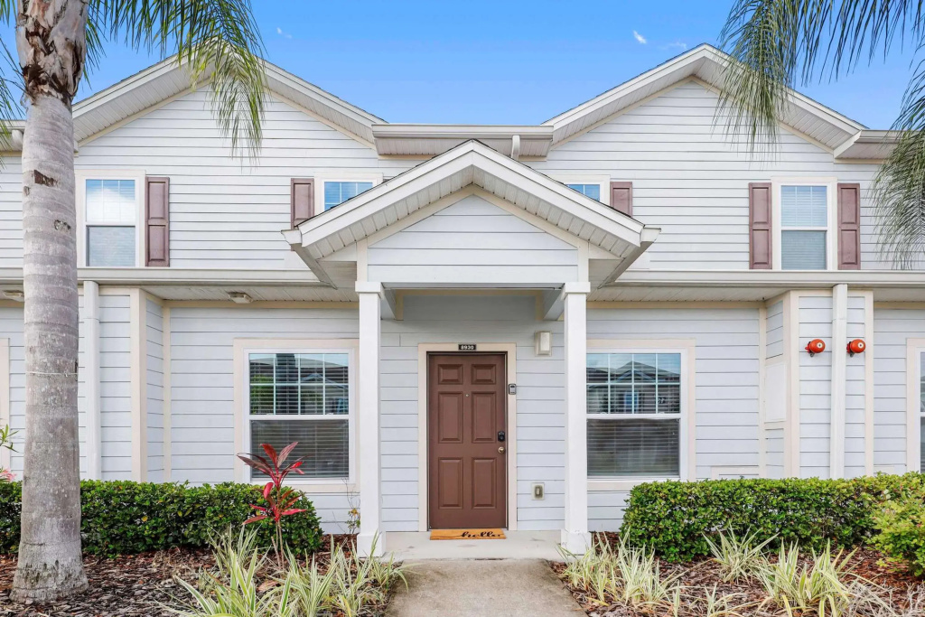 Family Spacious 3BR Townhouse With Pool Access