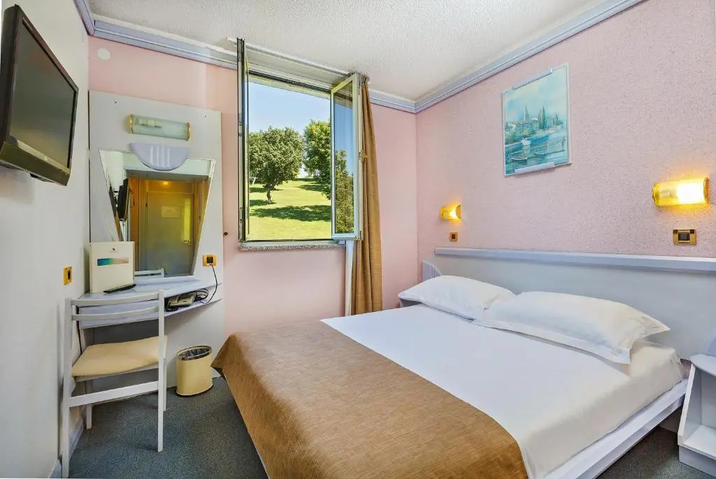 Economy Single room (single bed)