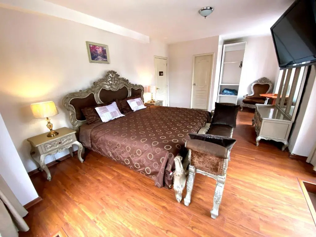 Superior Double Suite (full double bed)
