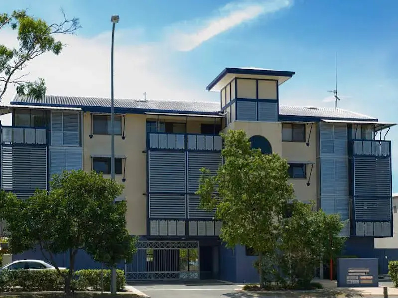 Commodore Apartments