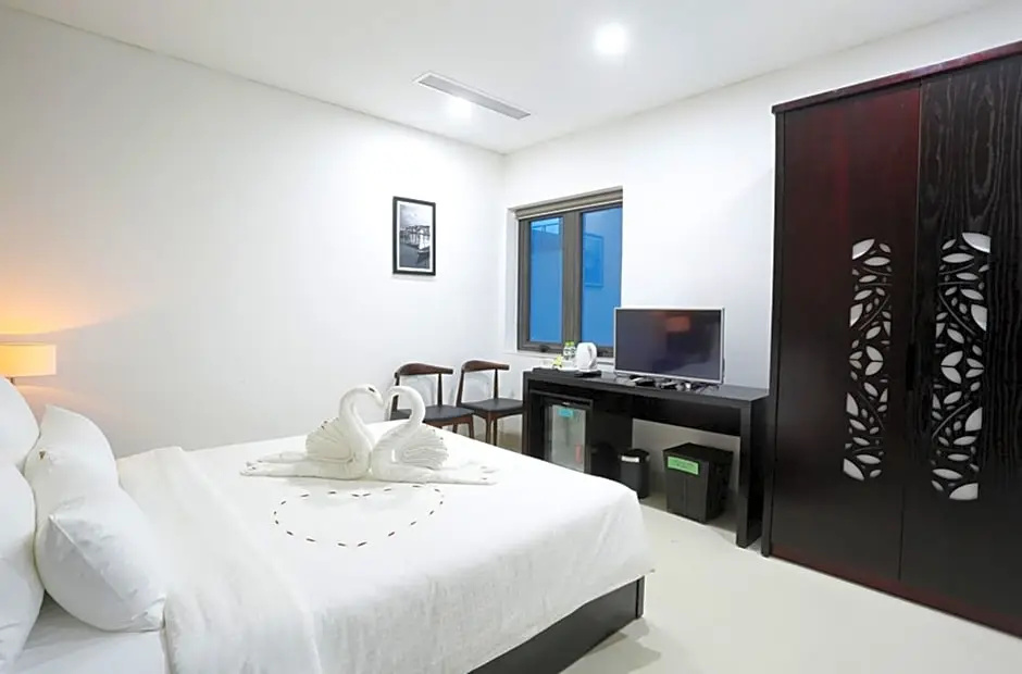 Deluxe Double room (full double bed)